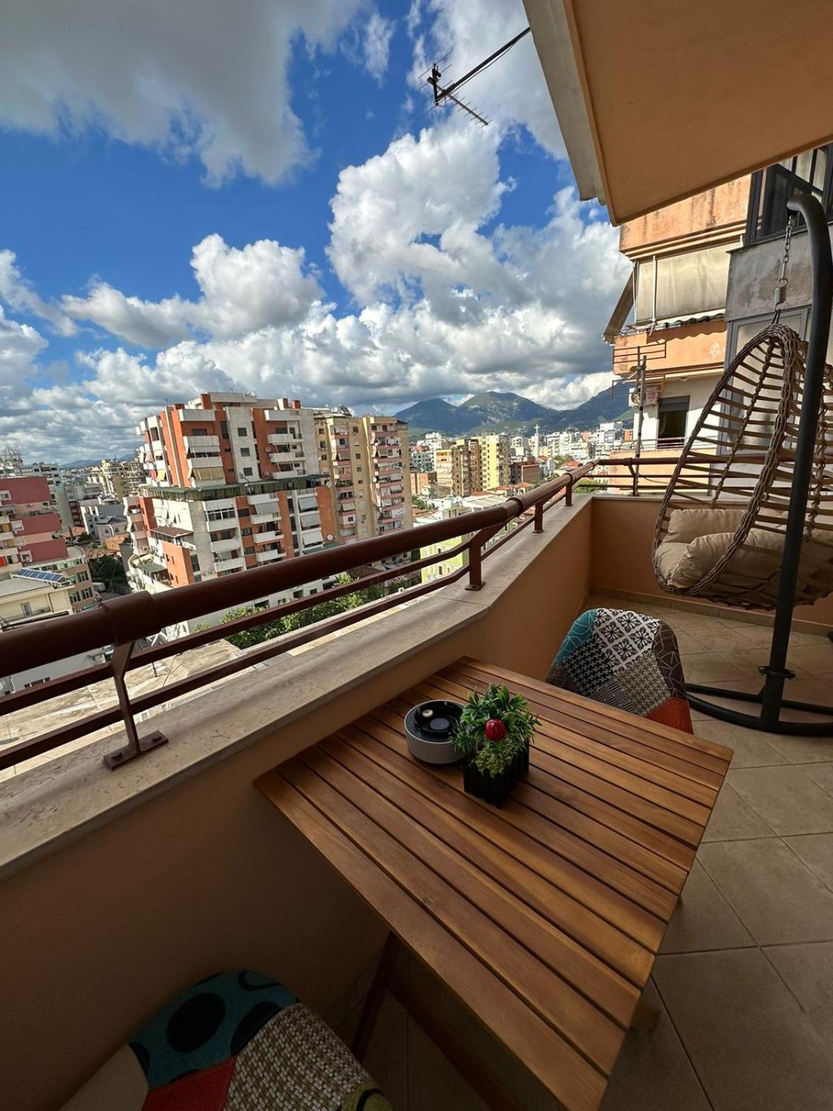 Urban Charm Studio With Balcony Tirana Exterior foto